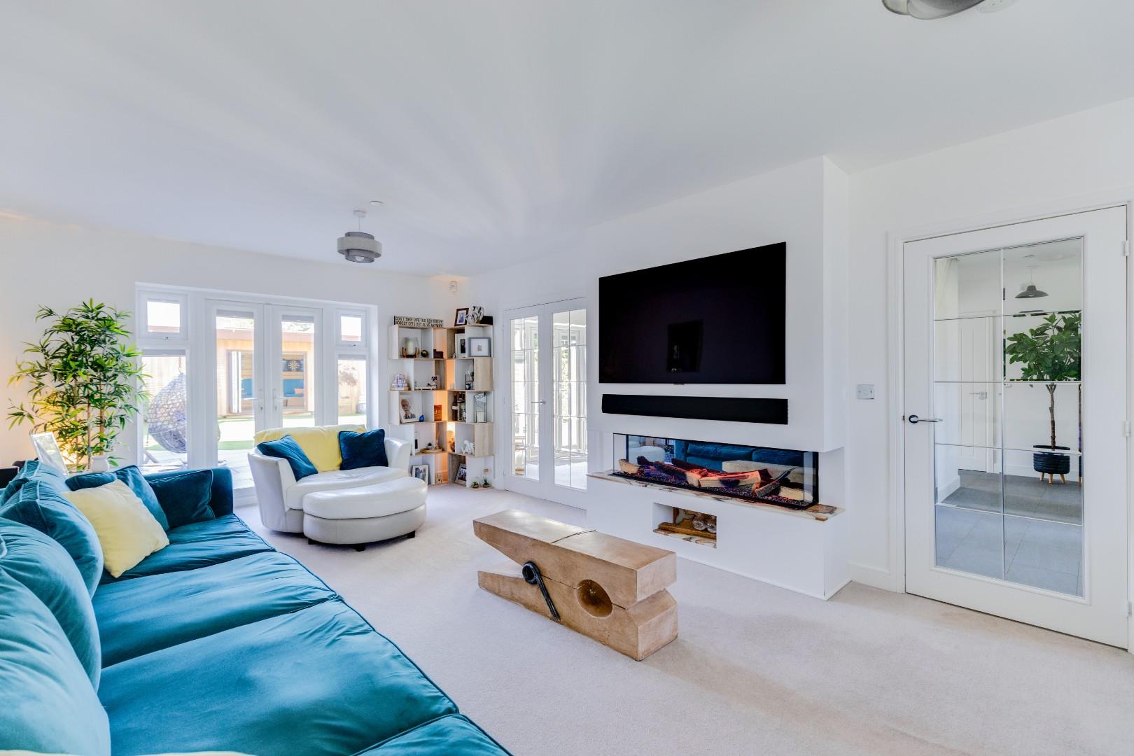 38 Melrose Walk, Sully, CF64 5WD